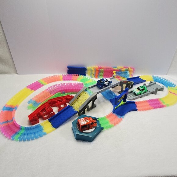 Twister Tracks Neon Glow-In-The-Dark Track 3 Vehicles Fire Truck Police Car - Picture 5 of 11